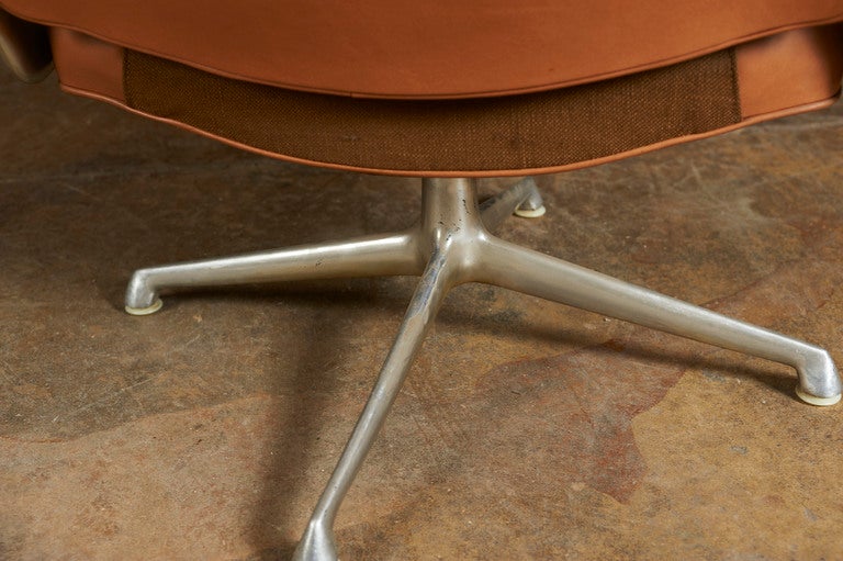 Herman Miller swivel Chair, c. 1960 5