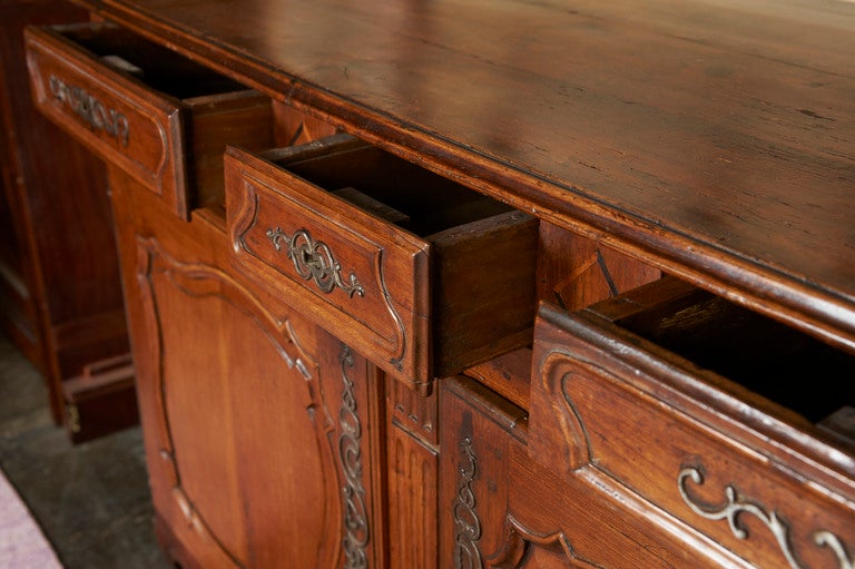 French fruitwood buffet, c. 1780-90 For Sale 2