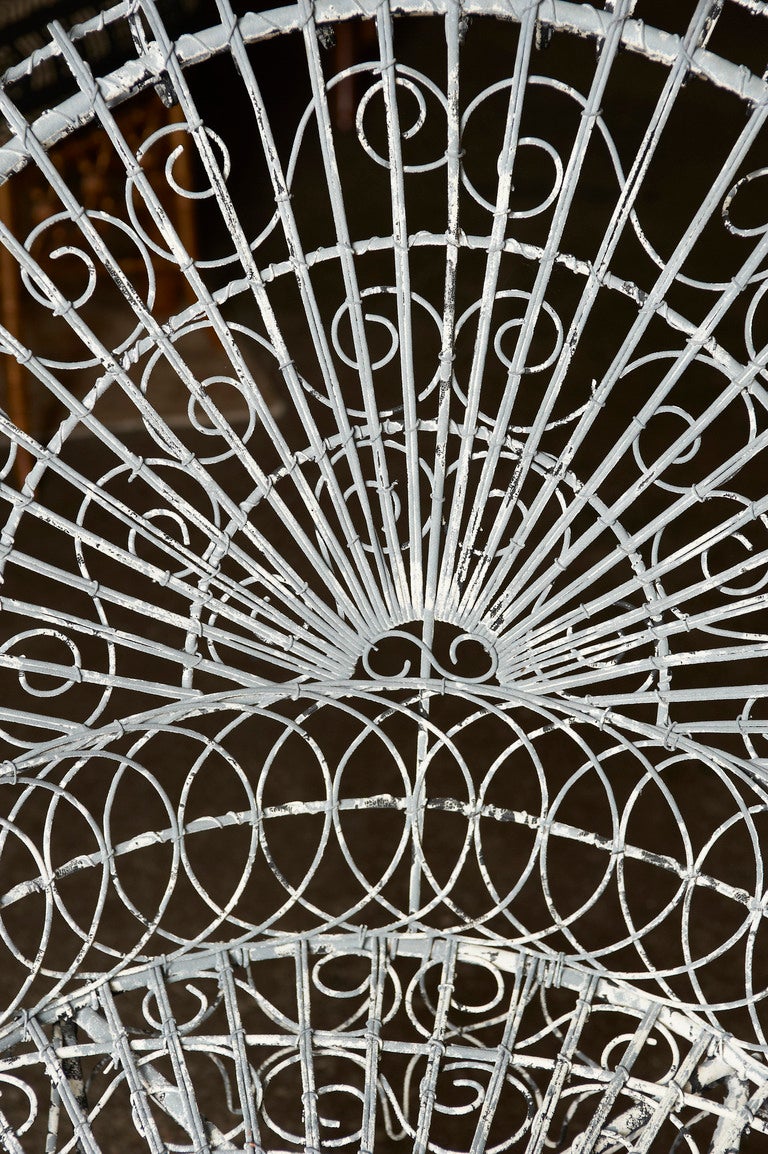French wire garden chair, c. 1940 In Excellent Condition In Norwalk, CT