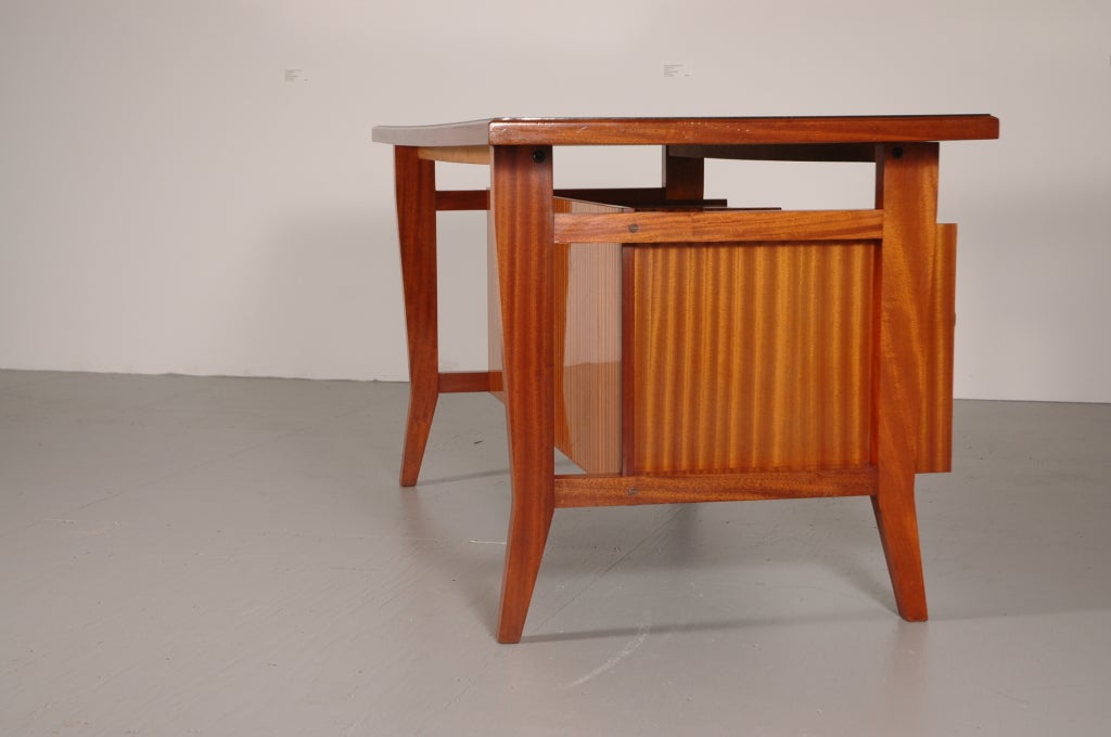 Schirolli's  Mahogany Desk after Gio Ponti For Sale 4