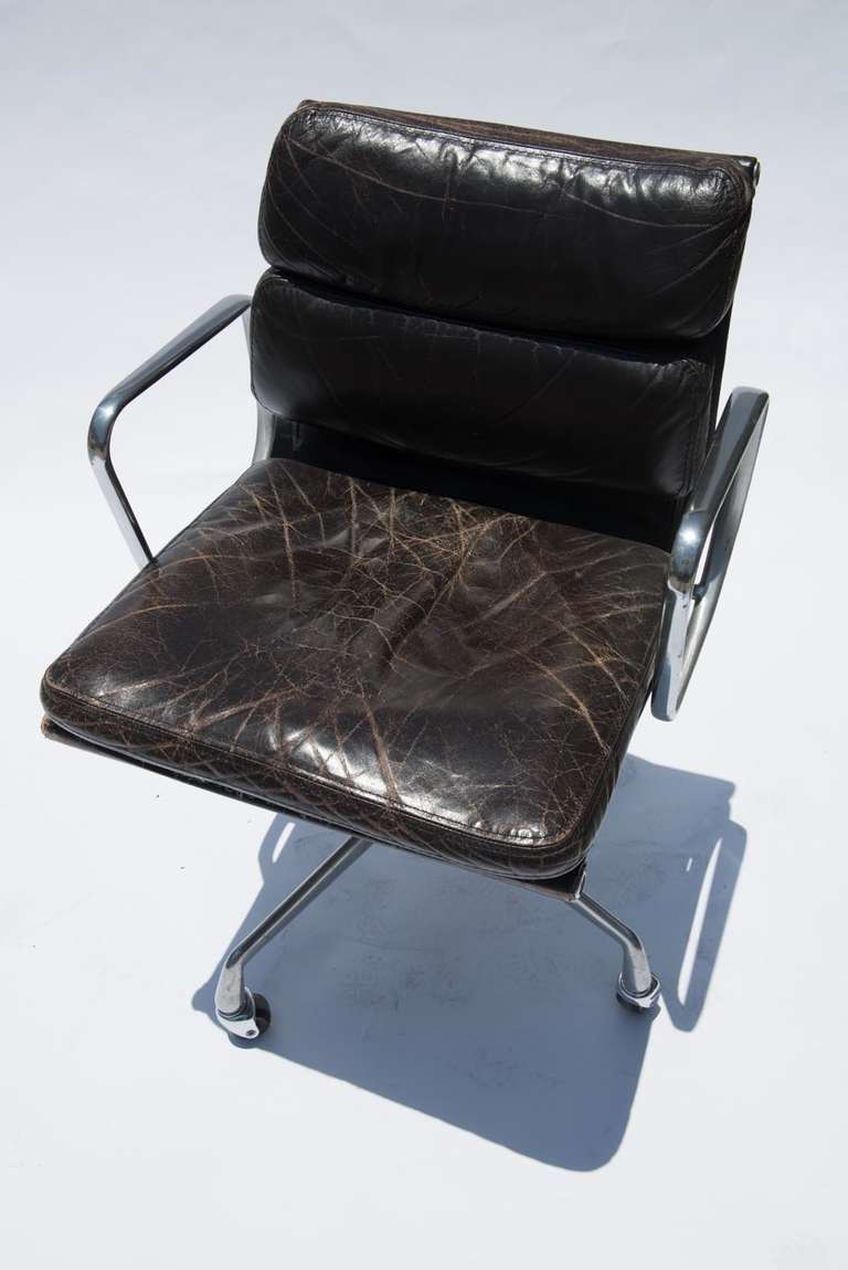 Charles Eames Desk Chair In Good Condition In Los Angeles, CA