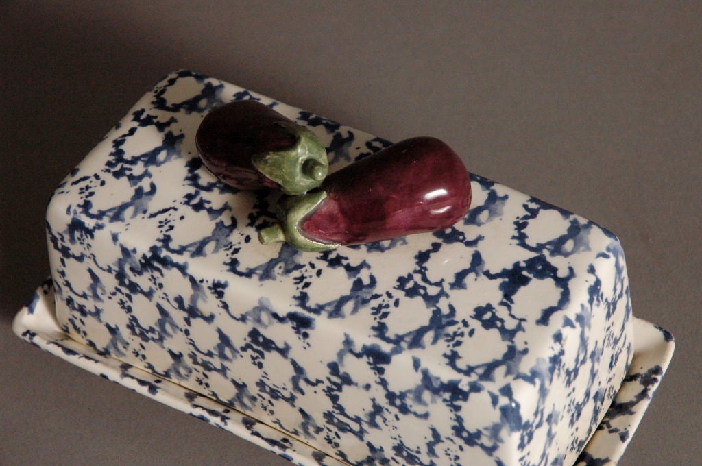 Beautiful ceramic butter dish by renowned ceramist Leslie Kanter.