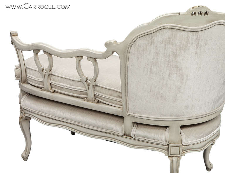 Beech Vintage circa 1950 Louis XV Chaise Lounge