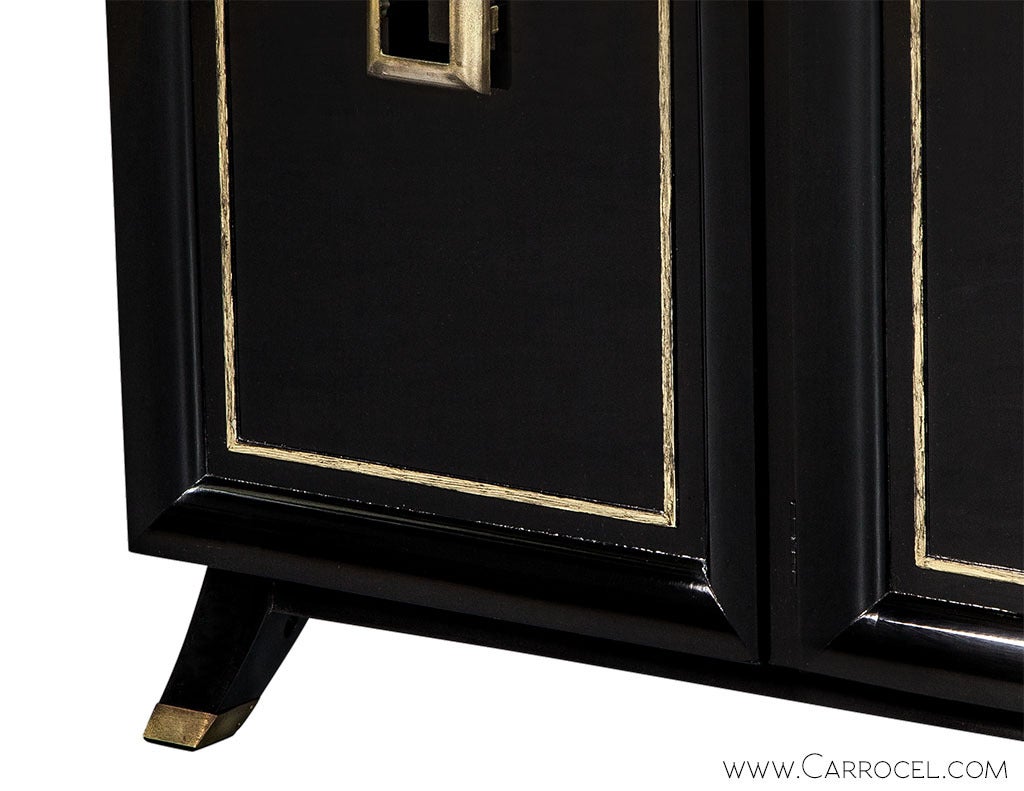 Modern Black Lacquered Credenza In Excellent Condition In North York, ON