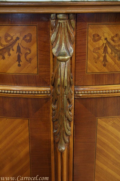 Ancienne commode française Demi-Lune en bois de satin à dessus marbré 2