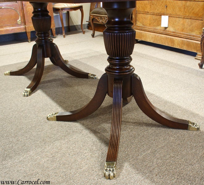 Custom Mahogany Dining Table With Duncan Phyfe Pedestal In Excellent Condition In North York, ON