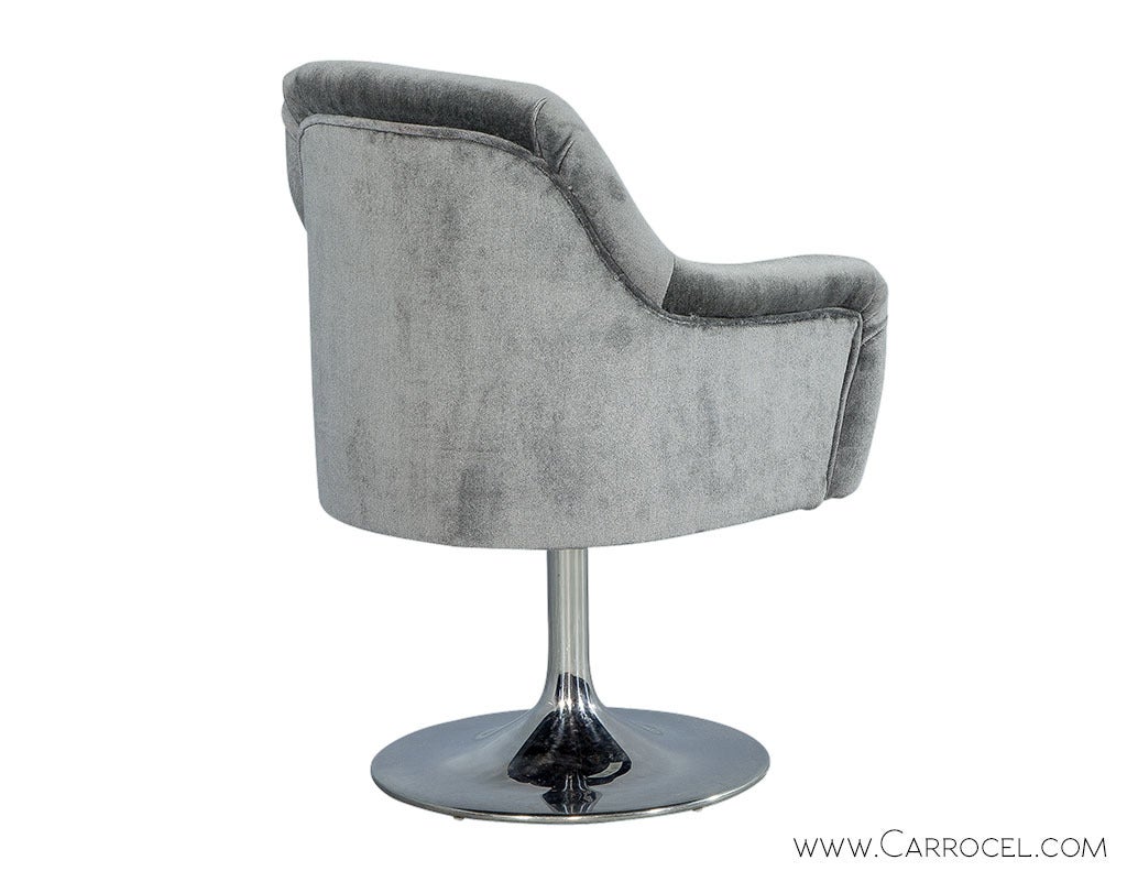 Pair of Midcentury Swivel Chairs in Grey Mohair Velvet In Excellent Condition In North York, ON