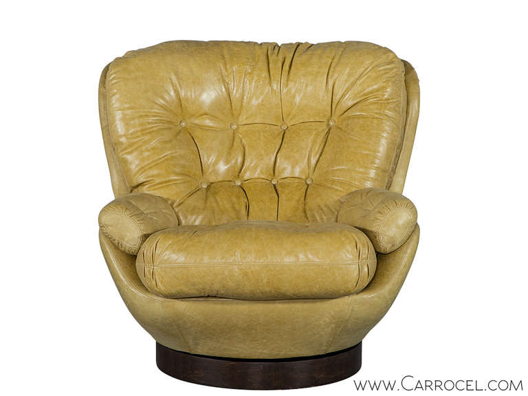 Vintage Glove Chair Distressed Italian Designer Leather, 1960s In Excellent Condition In North York, ON