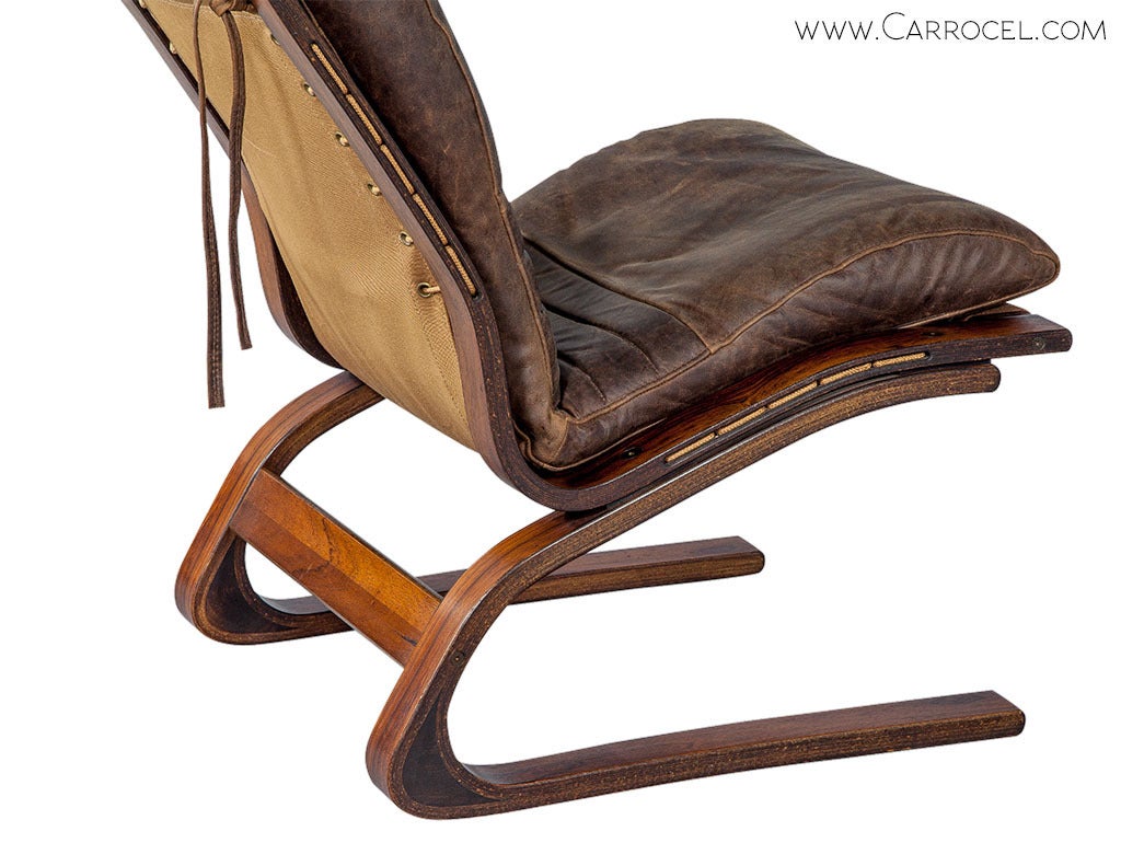Rosewood and Leather Cantilever Lounge Chair In Excellent Condition In North York, ON