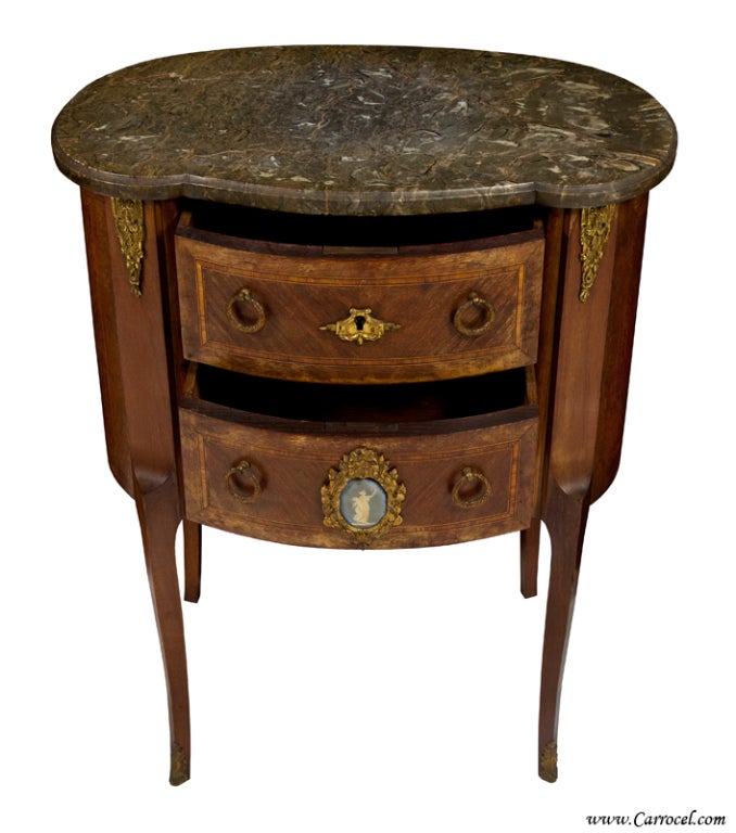 pair of antique louis xv marble top end tables with brass accent at 1stdibs pair of antique louis xv marble top end tables with brass accent at 1stdibs