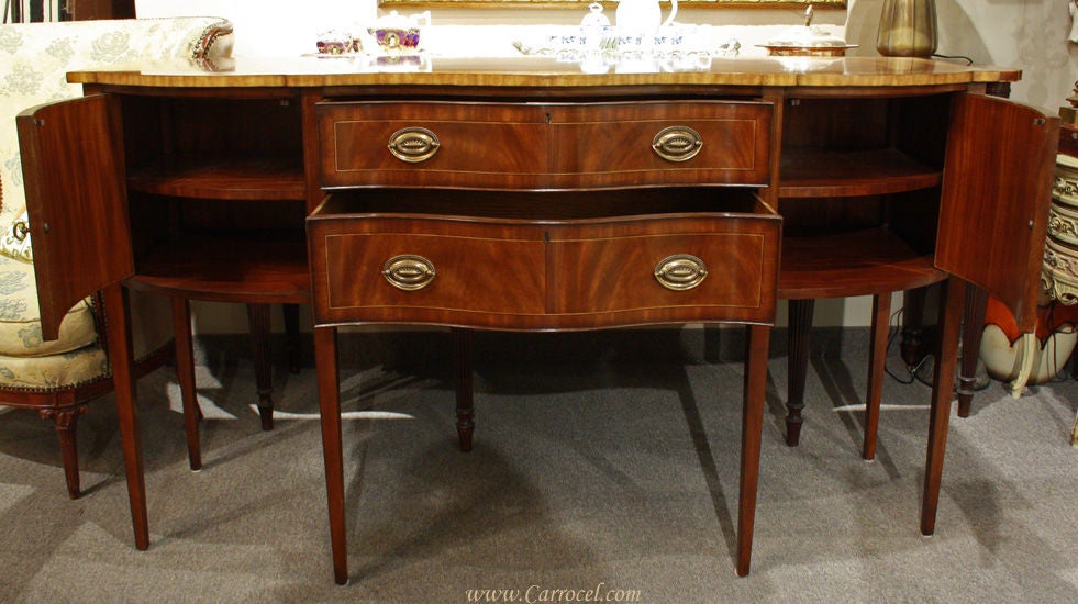 Flamed Mahogany Hepplewhite Sideboard Satinwood Banding