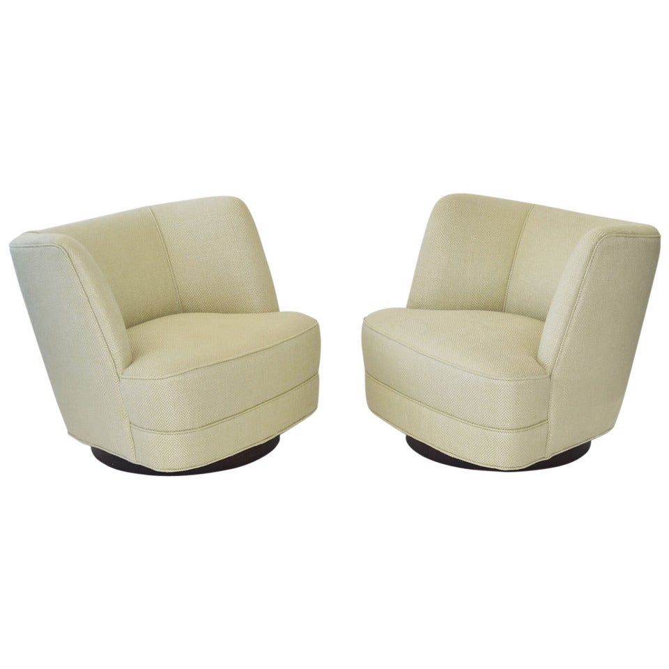 Pair of Handsome Mid-Century Swivel Lounge Chairs