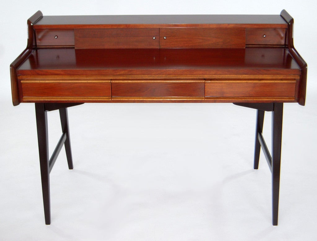Sleek Midcentury Modern Writing Desk In The Style Of Gio Ponti - Sleek Midcentury Modern Writing Desk In The Style Of Gio Ponti S sleek midcentury modern writing desk in the style of gio ponti - sleek midcentury modern writing desk in the style of gio ponti s