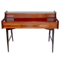 Sleek Mid-Century Modern Writing Desk in the Style of Gio Ponti, 1960s 1