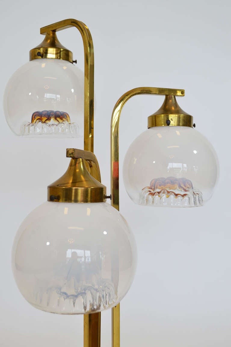 Italian Glass and Brass Table Lamp by A. V. Mazzega In Good Condition For Sale In Ft Lauderdale, FL