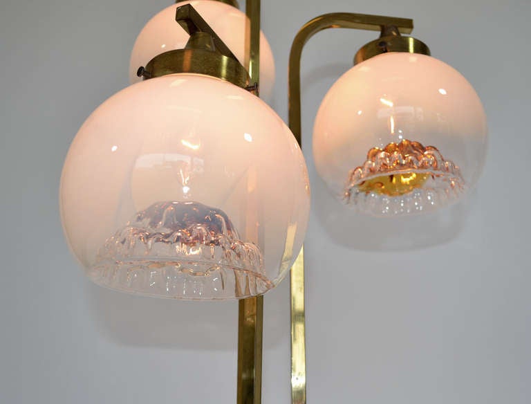 Italian Glass and Brass Table Lamp by A. V. Mazzega For Sale 1