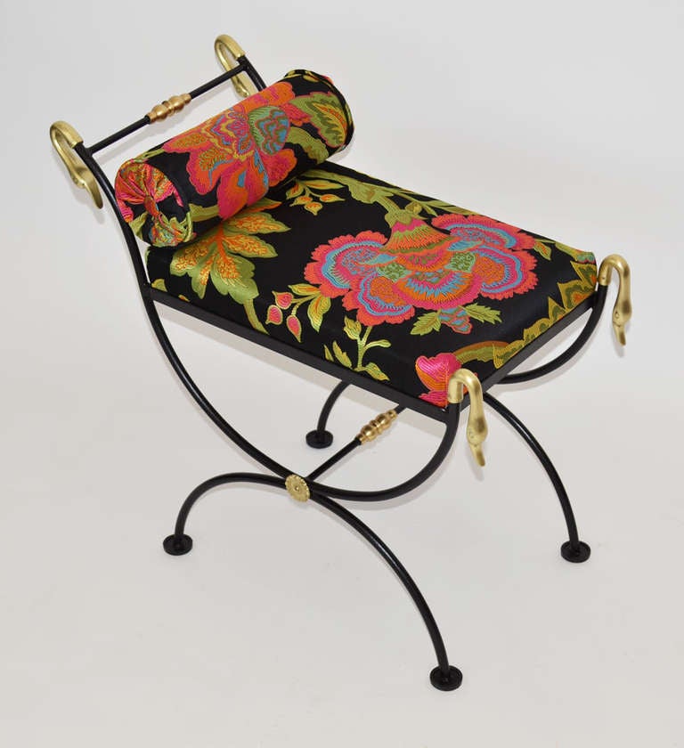 French Swan Bench in Fine Embroidered Silk In Excellent Condition In Ft Lauderdale, FL