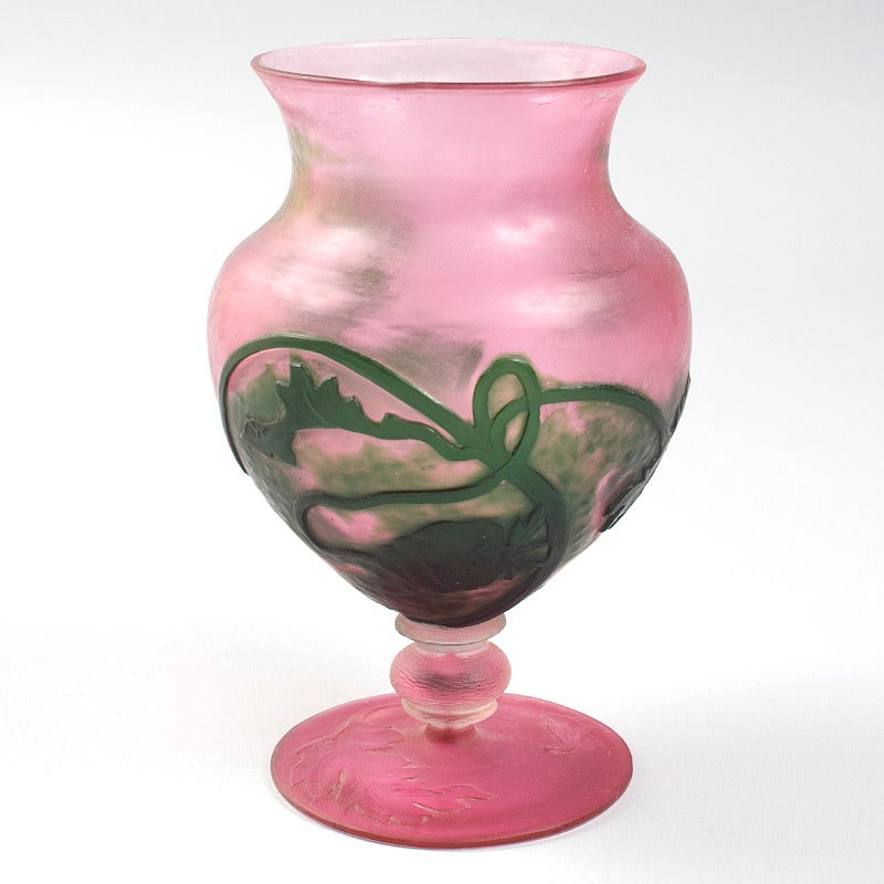 Daum French Art Nouveau Cameo Glass Vase In Excellent Condition For Sale In New York, NY