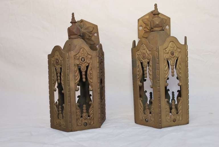 American Antique Pair Of Cast Iron Outdoor Sconces