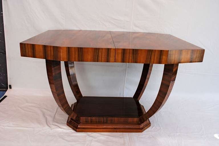 French Art Deco dinning Table In Good Condition For Sale In Los Angeles, CA
