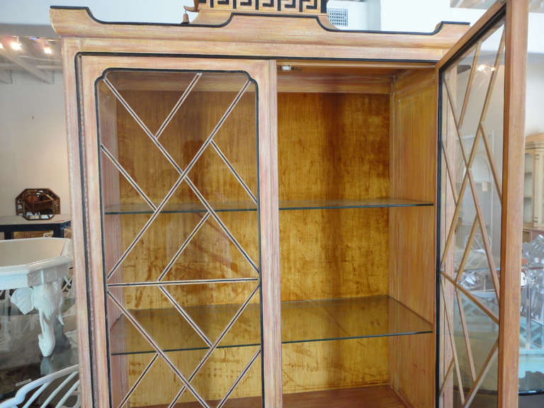 Pagoda Cabinet In Good Condition In West Palm Beach, FL