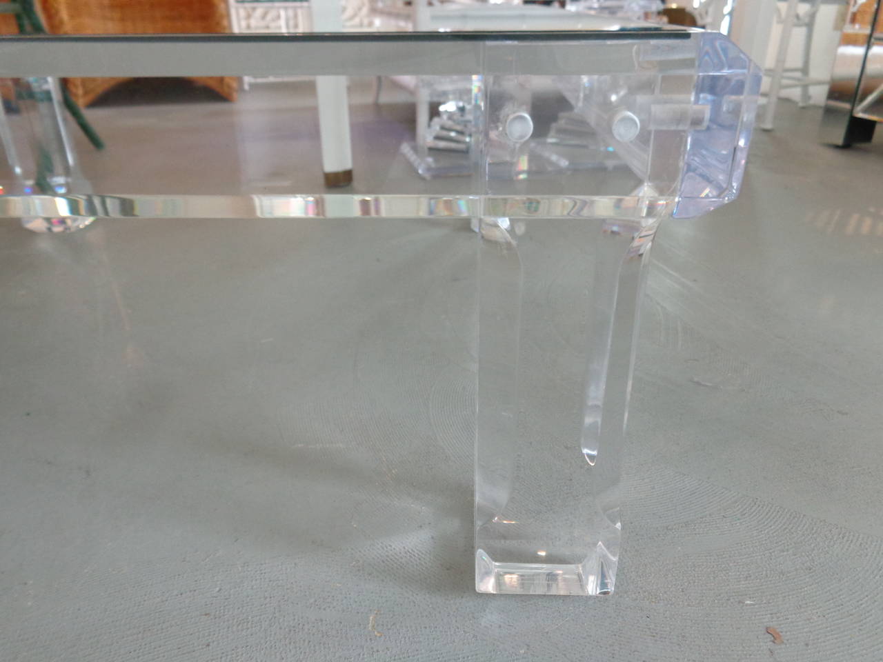 1977 VJJ Lucite Coffee Table in nice vintage condition