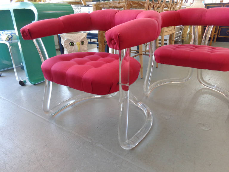 Pair of Lucite Tufted Chairs In Good Condition In West Palm Beach, FL