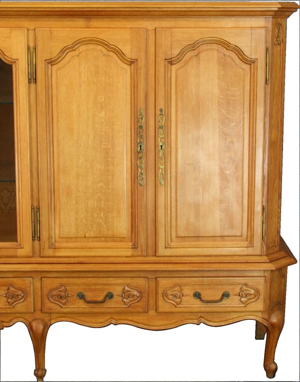 Large Vintage French Country Louis XV Cabinet Sideboard For Sale 3