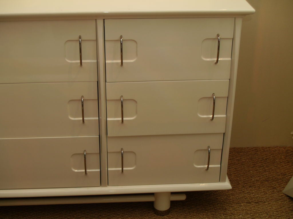 Lacquered Mid-Century Modern White Kent Coffey Nine-Drawer Dresser For Sale