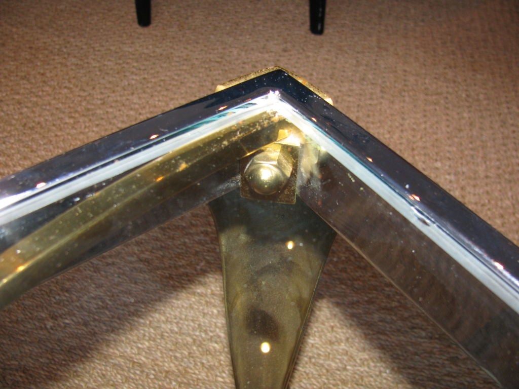 Hollywood Regency Elegant Two-Toned Brass Chrome Glass Coffee Table In Good Condition For Sale In Miami, FL