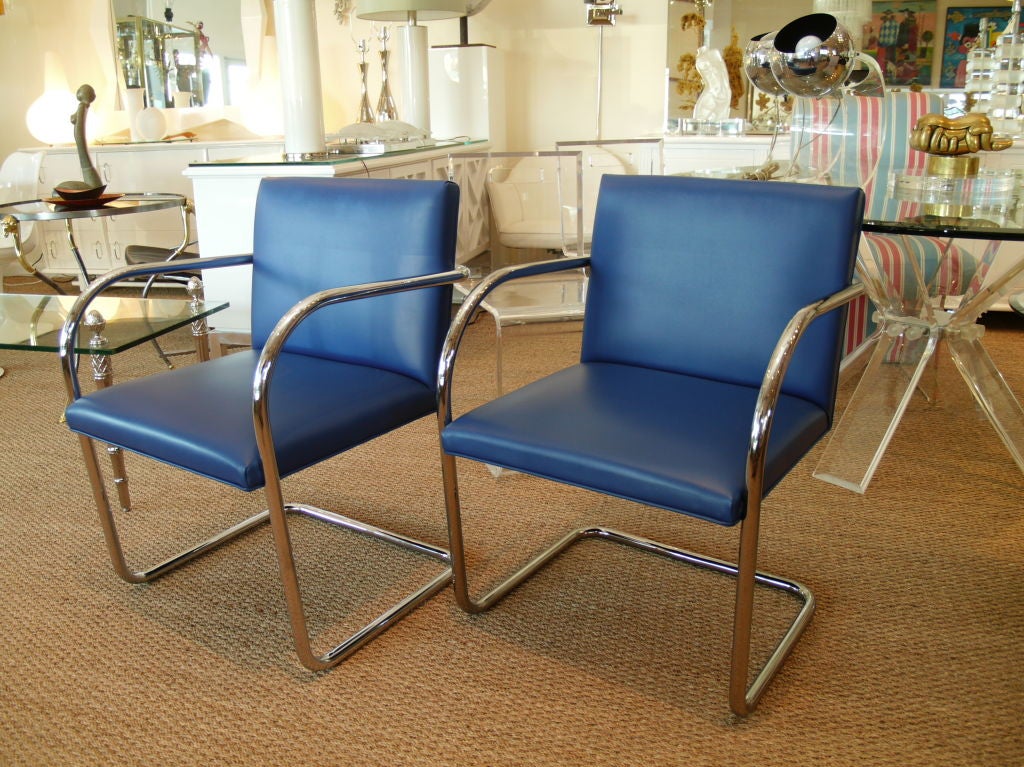 Mid-Century Modern Set of Two Brno Chairs by Knoll Studio