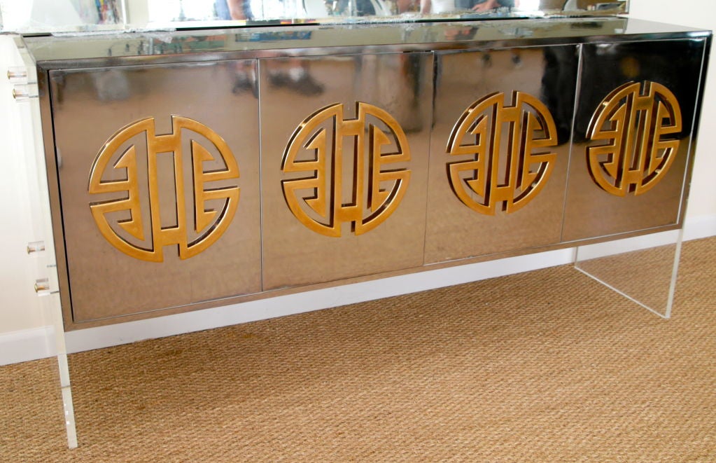Simple Cleaned Lined Credenza In Lucite And Brass Detail
