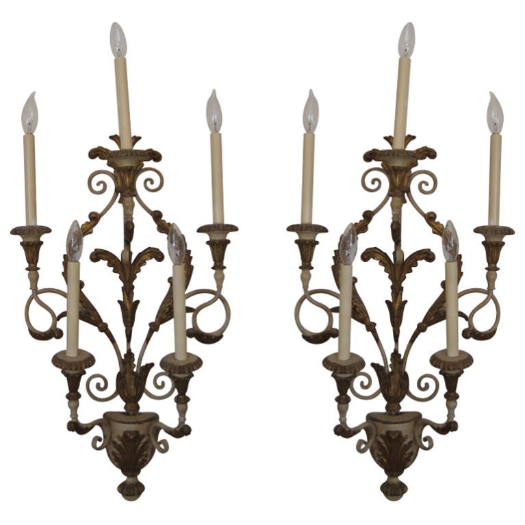 Pair of Florentine Italian Sconces Carved Giltwood Neoclassical
