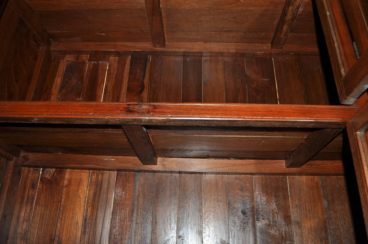 British Colonial Bookcase with Six Shelves 1