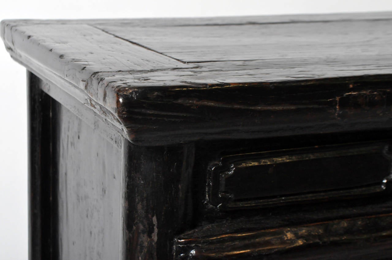 19th Century Black Lacquered Chest In Excellent Condition In Chicago, IL