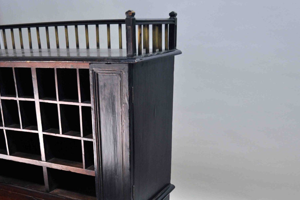 British Colonial Secretary Desk In Good Condition In Chicago, IL