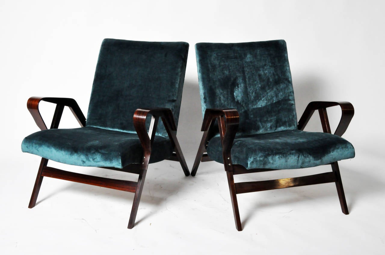 This pair of Italian lounge chairs are from Rome and made from bentwood, circa 1970.
