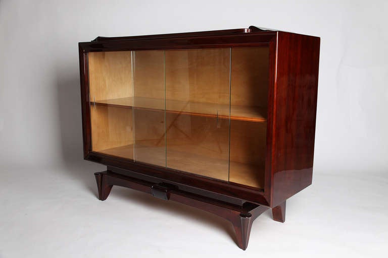 French Art Deco Display Cabinet In Good Condition In Chicago, IL