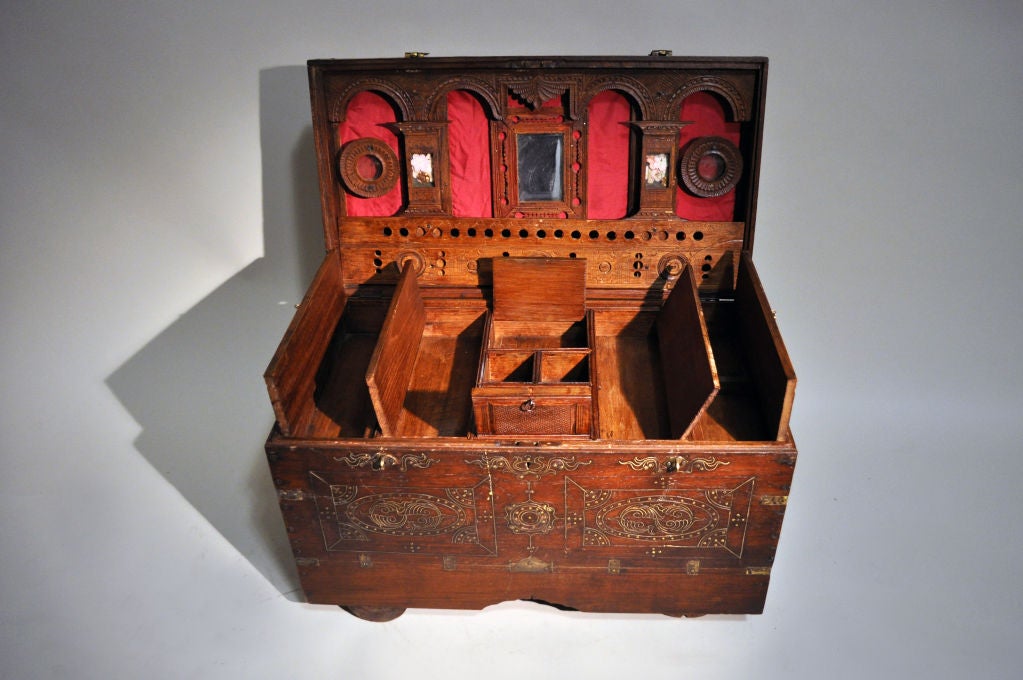 Mid-20th Century Burmese Actor Chest With Compartments