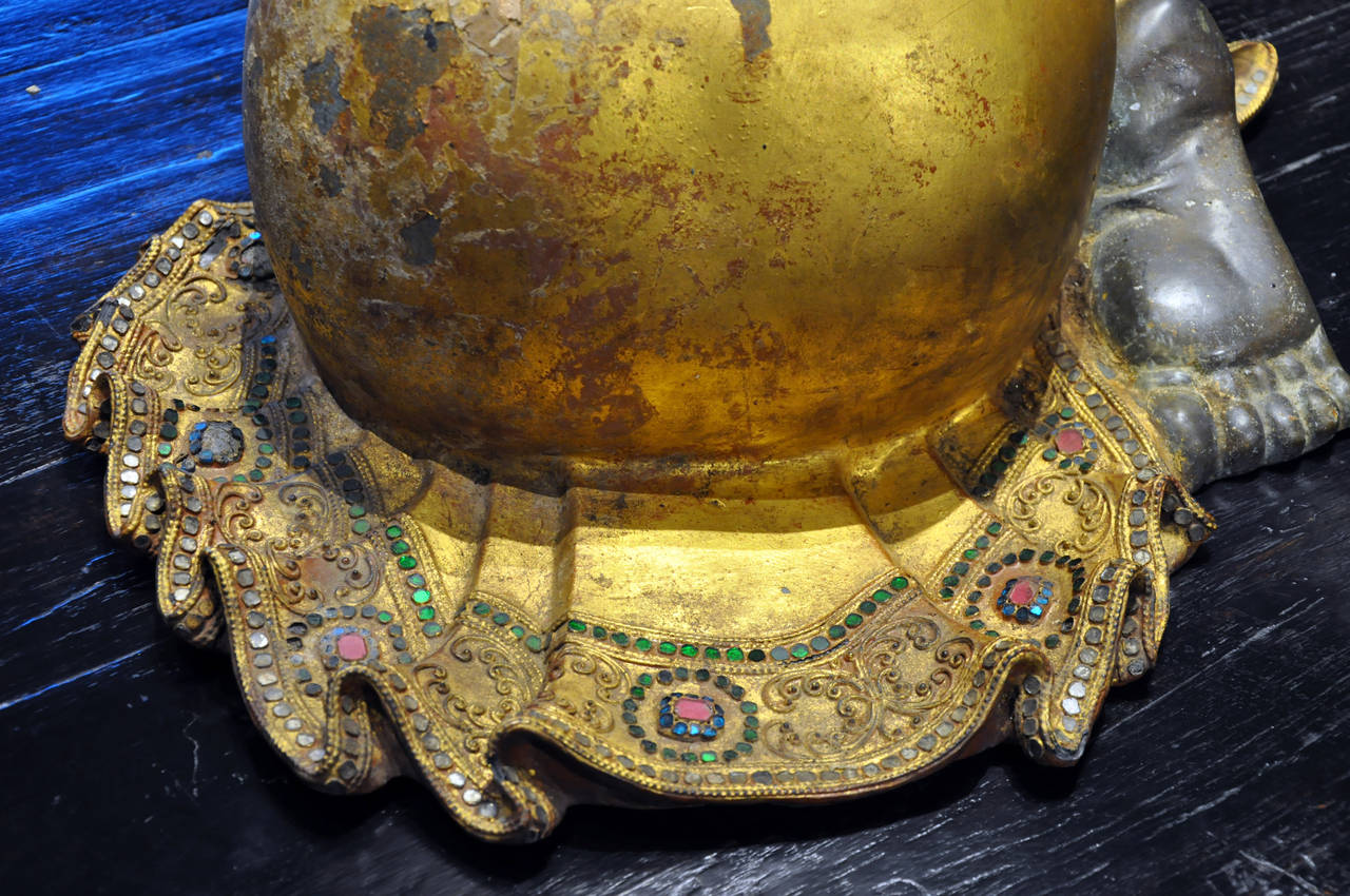 Paar buddhistische Prediger aus patinierter, vergoldeter Bronze im Angebot 2