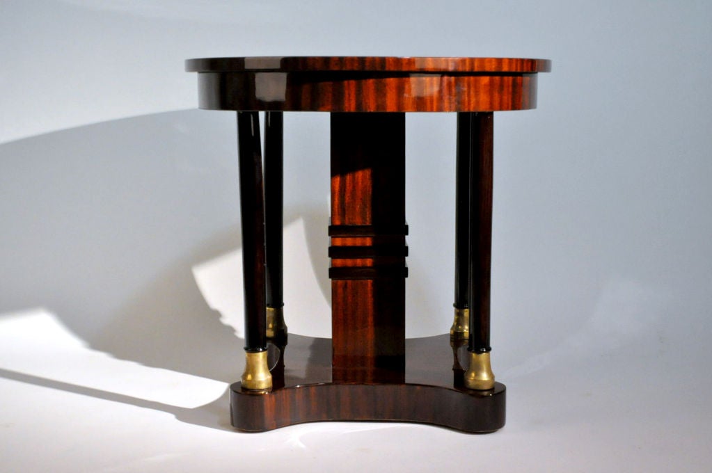 Round Table with 5 Legs And Brass Decoration