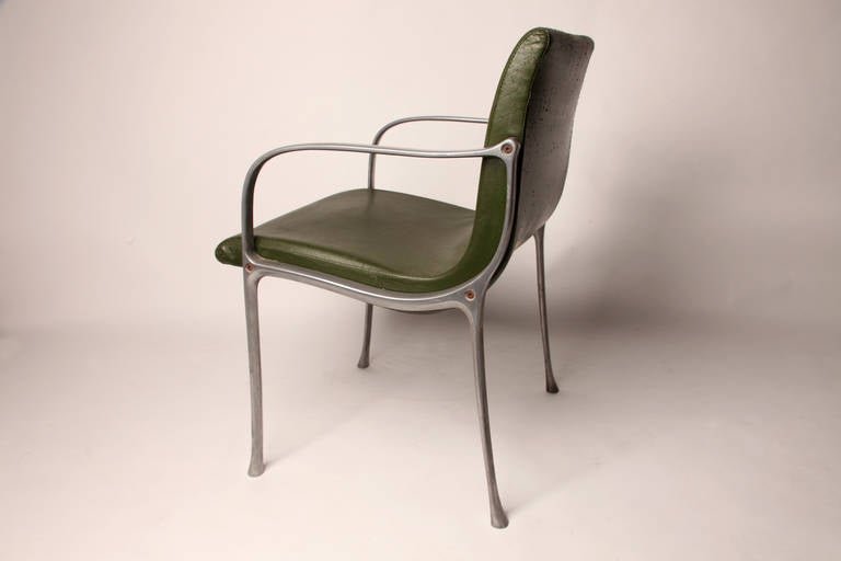 This Herman Miller chair is from the United States of America and is made from a solid Aluminium frame, circa 1960.
