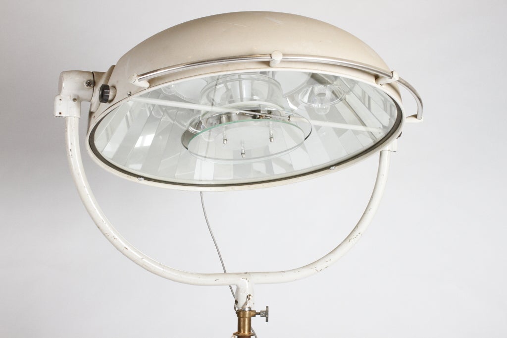 Aluminum Monumental Surgical Lamp