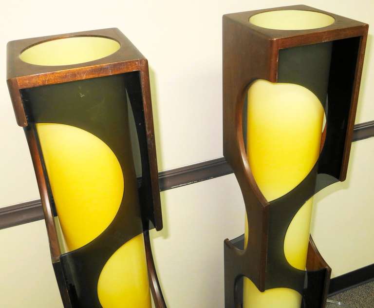 Pair of Space Age Rosewood & Smoked Lucite Lamps In Excellent Condition In Hanover, MA