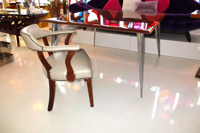 Chaise de bibliothèque à dossier incurvé 3