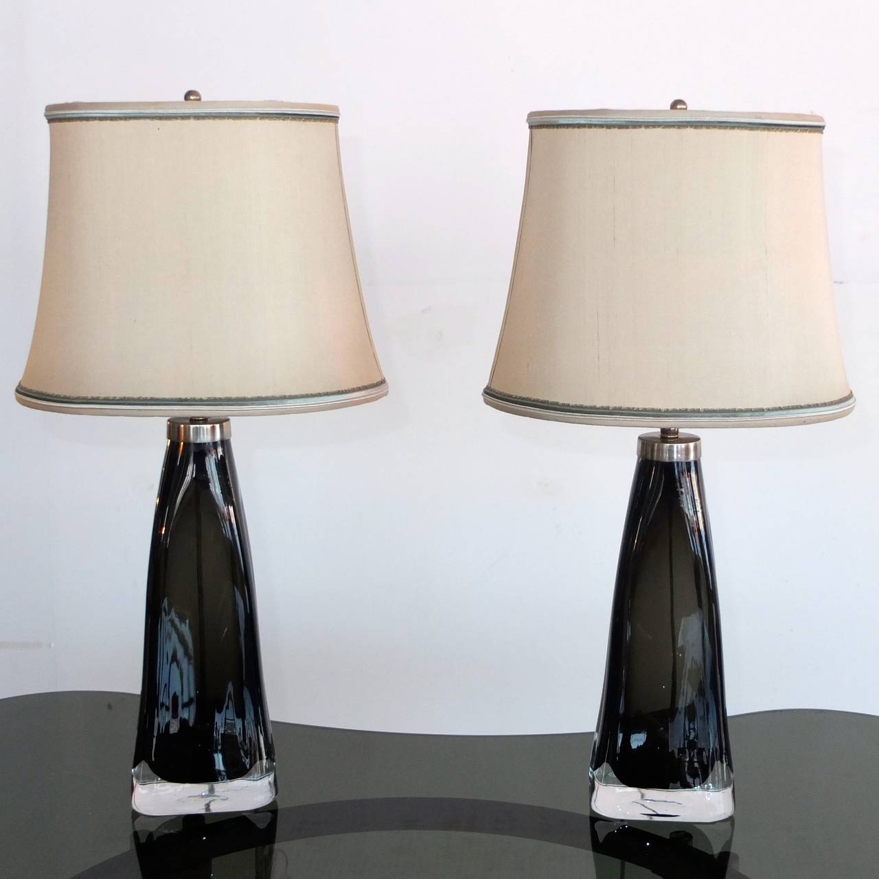 Mid-Century Modern Pair of Smoked Glass Lamps by Carl Fagerlund for Orrefors, Sweden For Sale