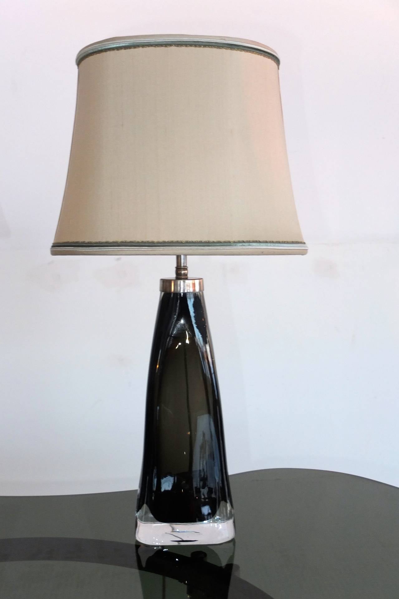 Milieu du XXe siècle Paire de lampes en verre fumé de Carl Fagerlund pour Orrefors, Suède en vente