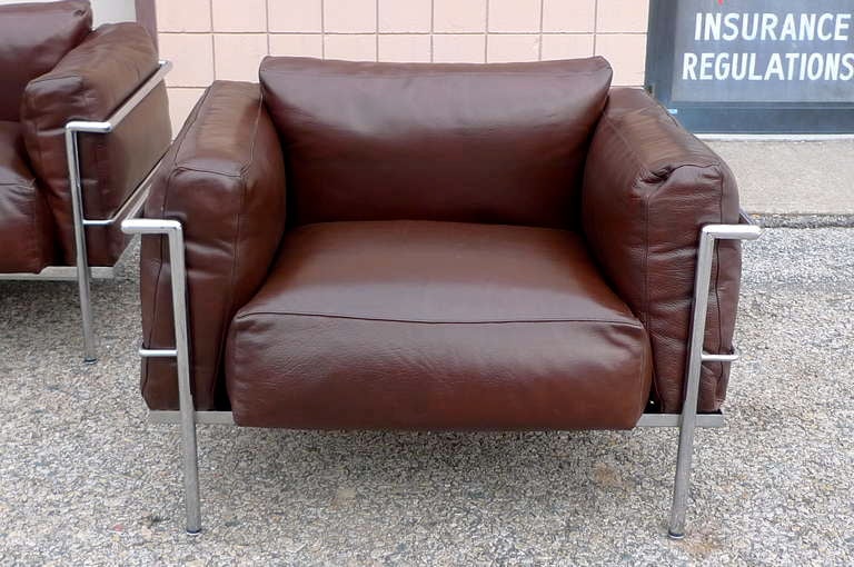 After a model by Le Corbusier, Sofa Pair of Lounge Chairs, circa 1980 1