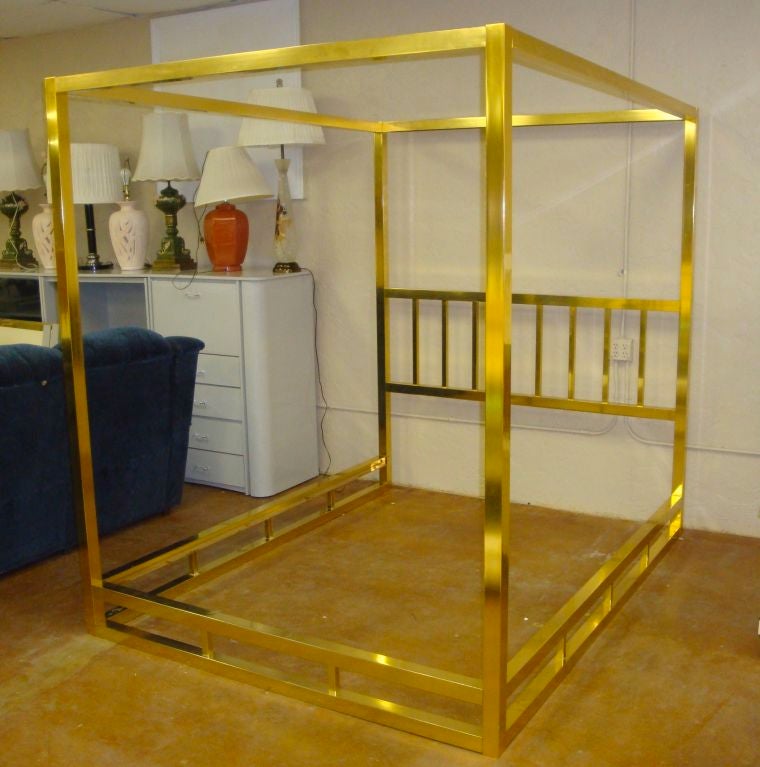 A Hollywood glam take on the old brass four poster.