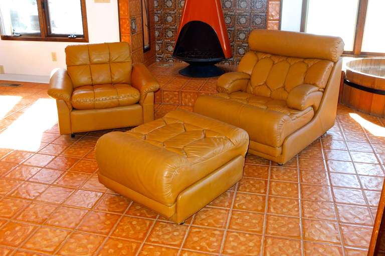 De Sede Caramel Leather Lounge Chair and Ottoman In Excellent Condition In Hanover, MA
